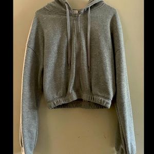 Cropped gray jacket